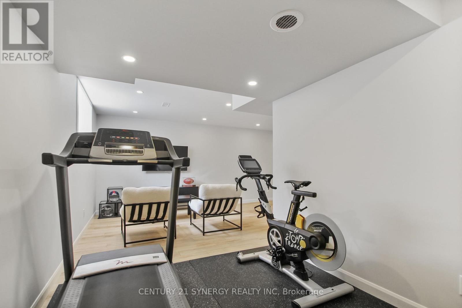 2104 Caltra Crescent