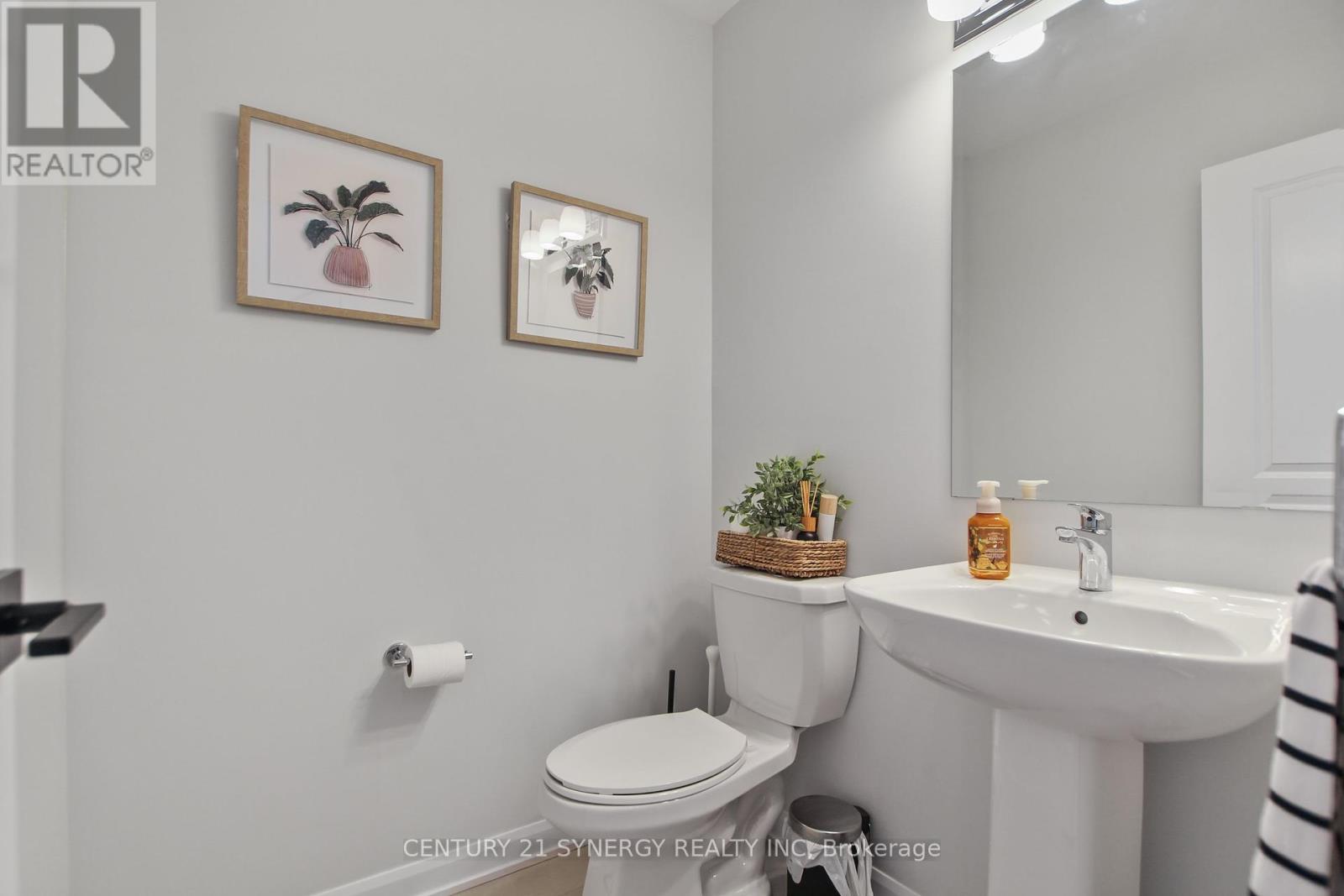2104 Caltra Crescent