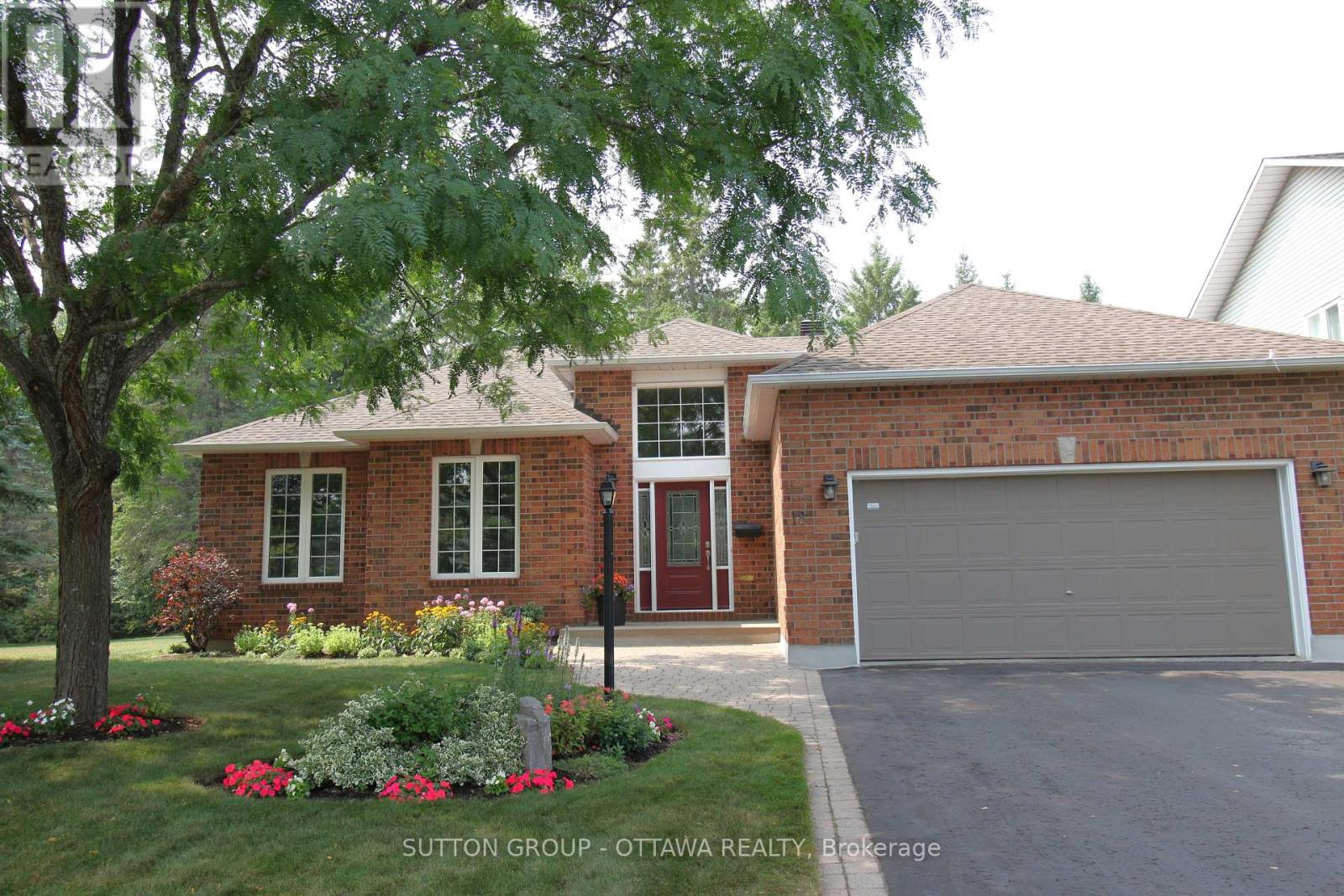 18 Sirocco Crescent