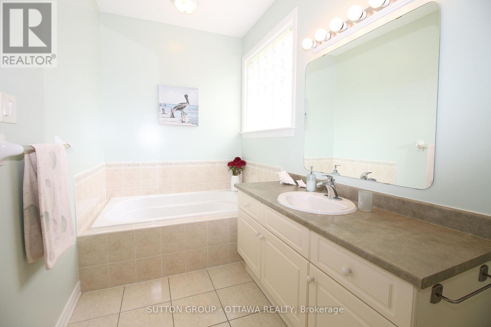18 Sirocco Crescent