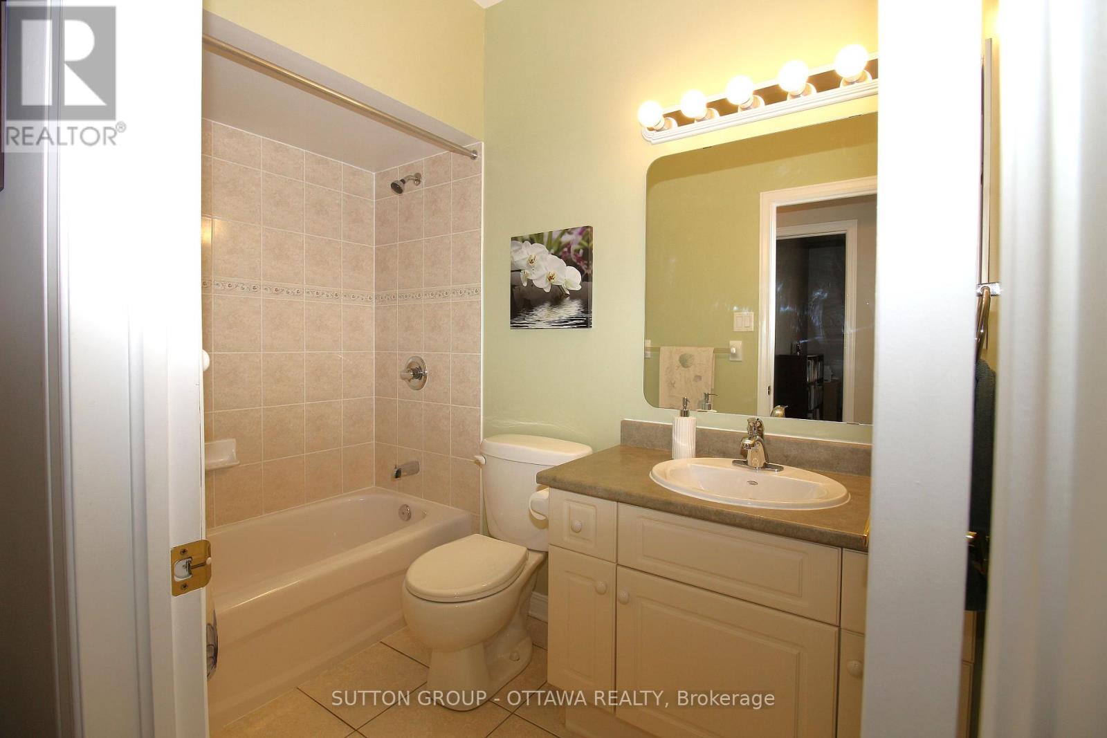 18 Sirocco Crescent