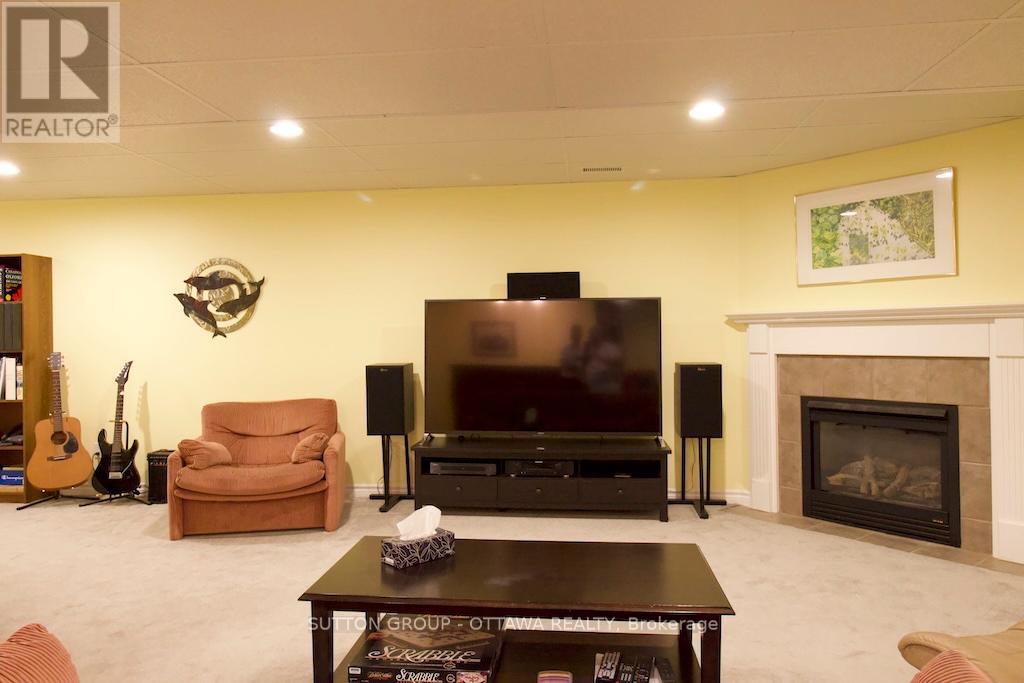 18 Sirocco Crescent