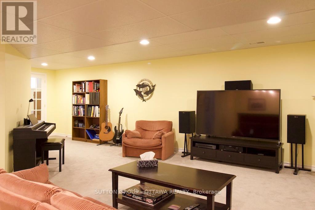 18 Sirocco Crescent