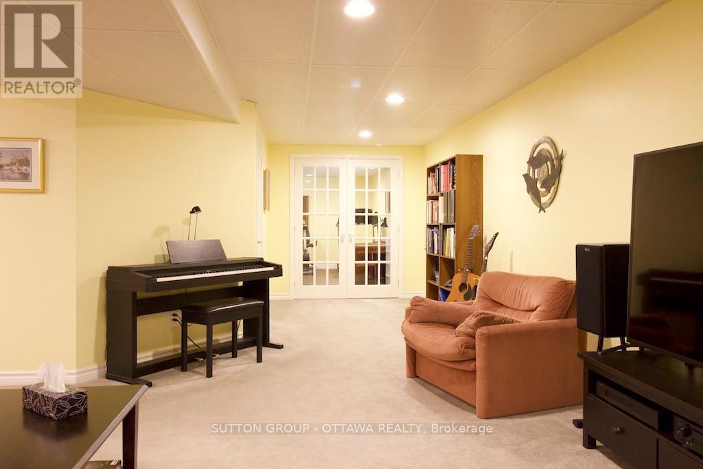 18 Sirocco Crescent