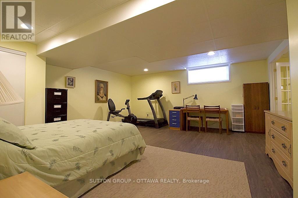 18 Sirocco Crescent