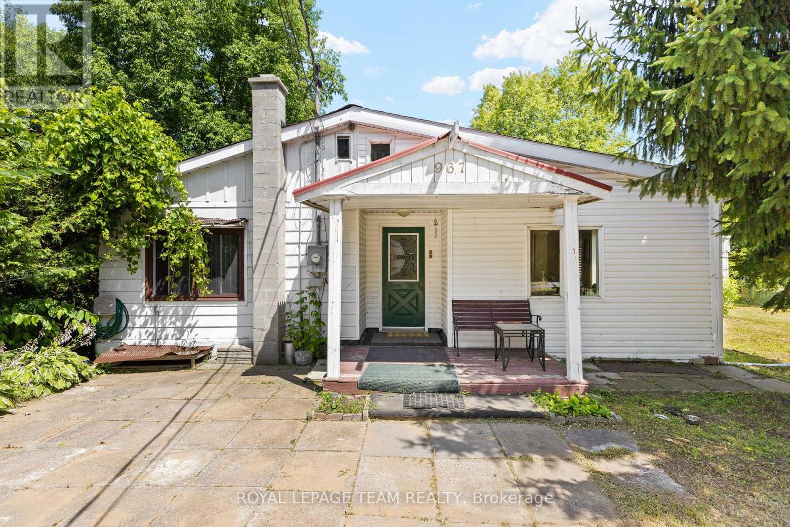 967 West Street W