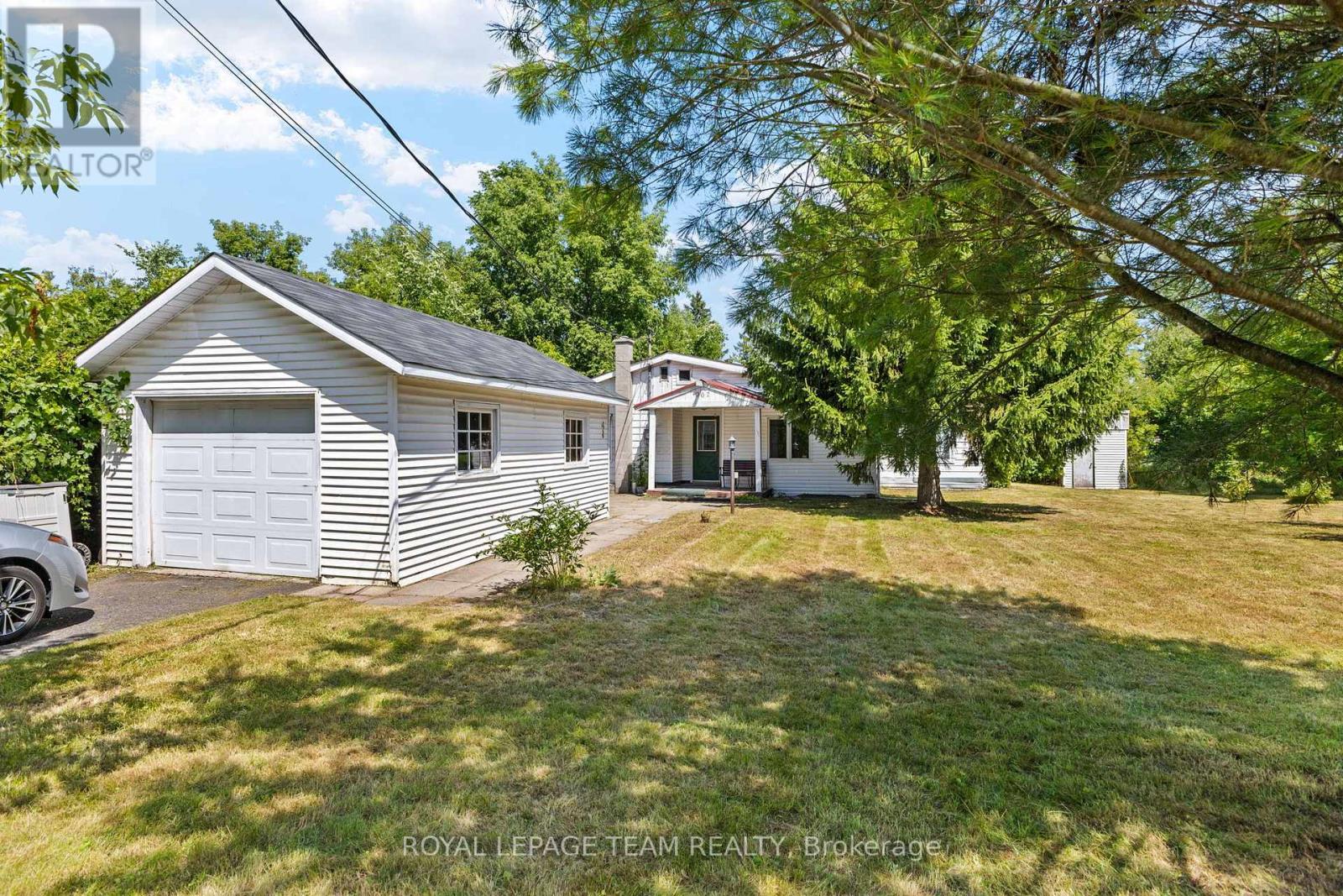 967 West Street W