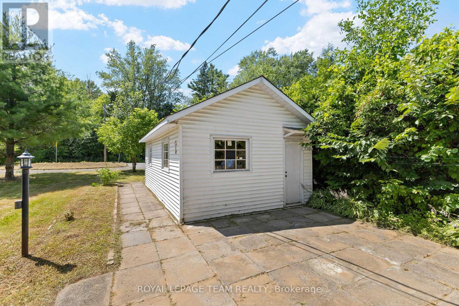 967 West Street W