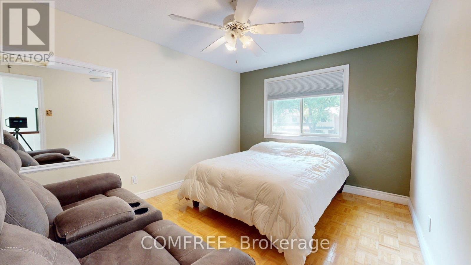 100 - 1145 D'erable Place