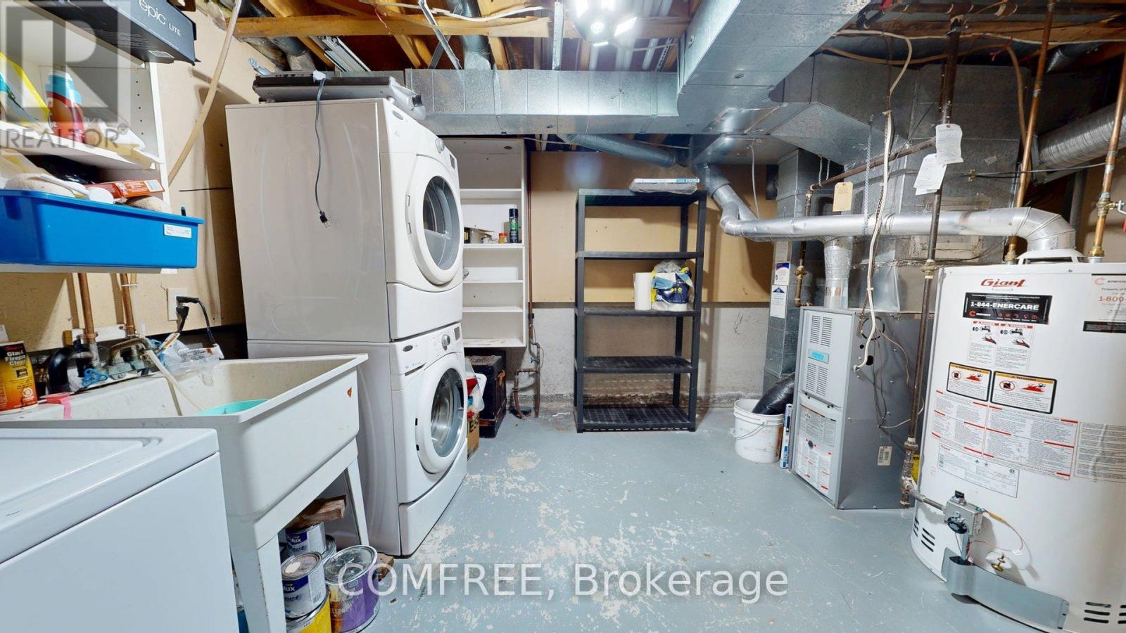 100 - 1145 D'erable Place