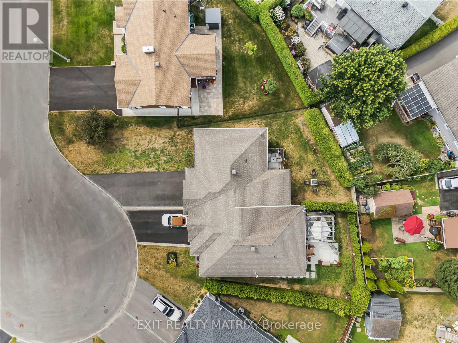 16 Julien Street