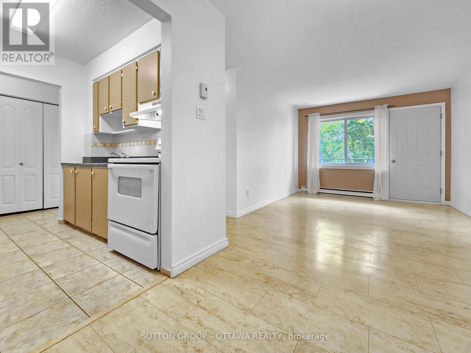 202a - 2044 Arrowsmith Drive