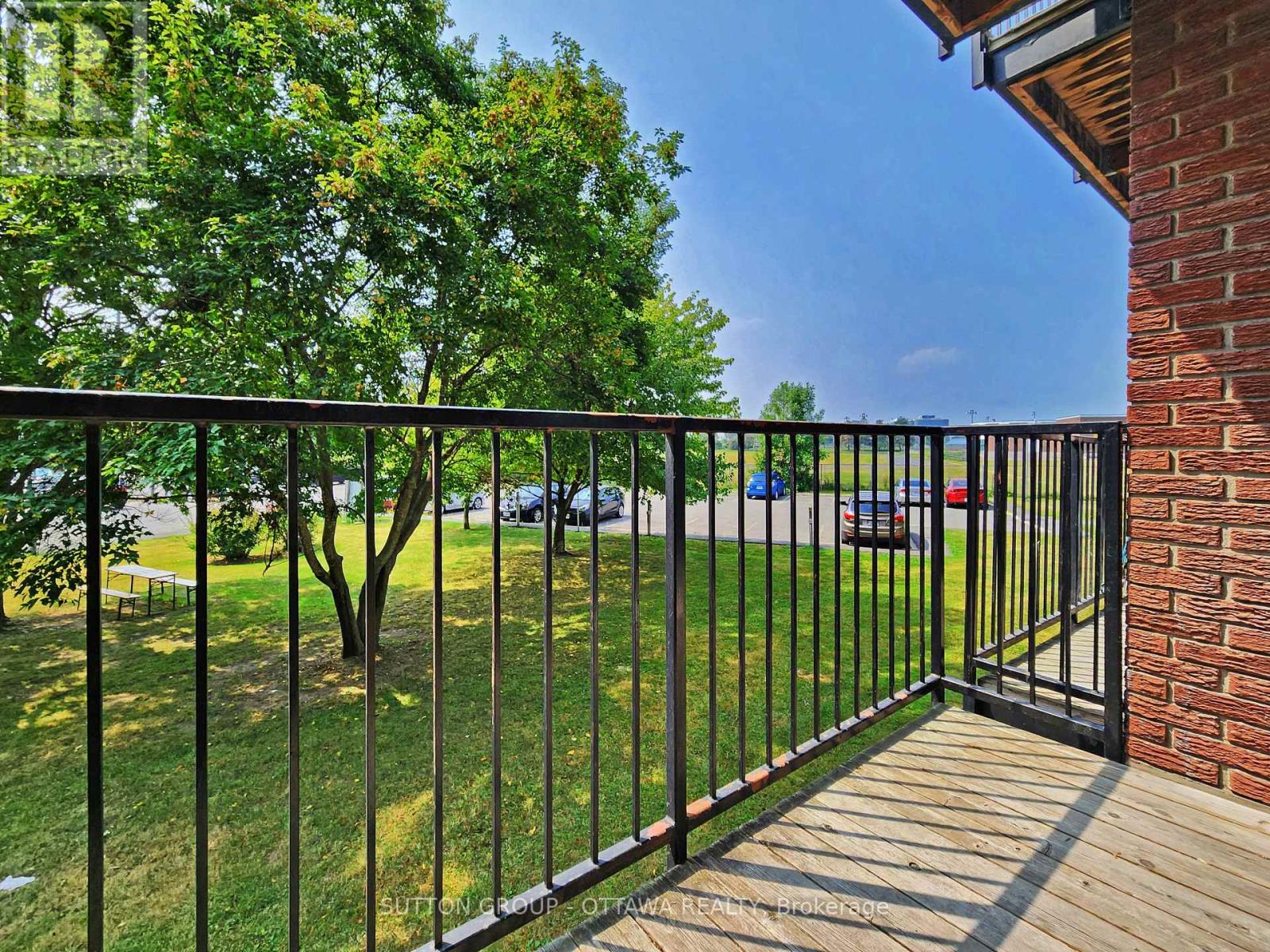 202a - 2044 Arrowsmith Drive