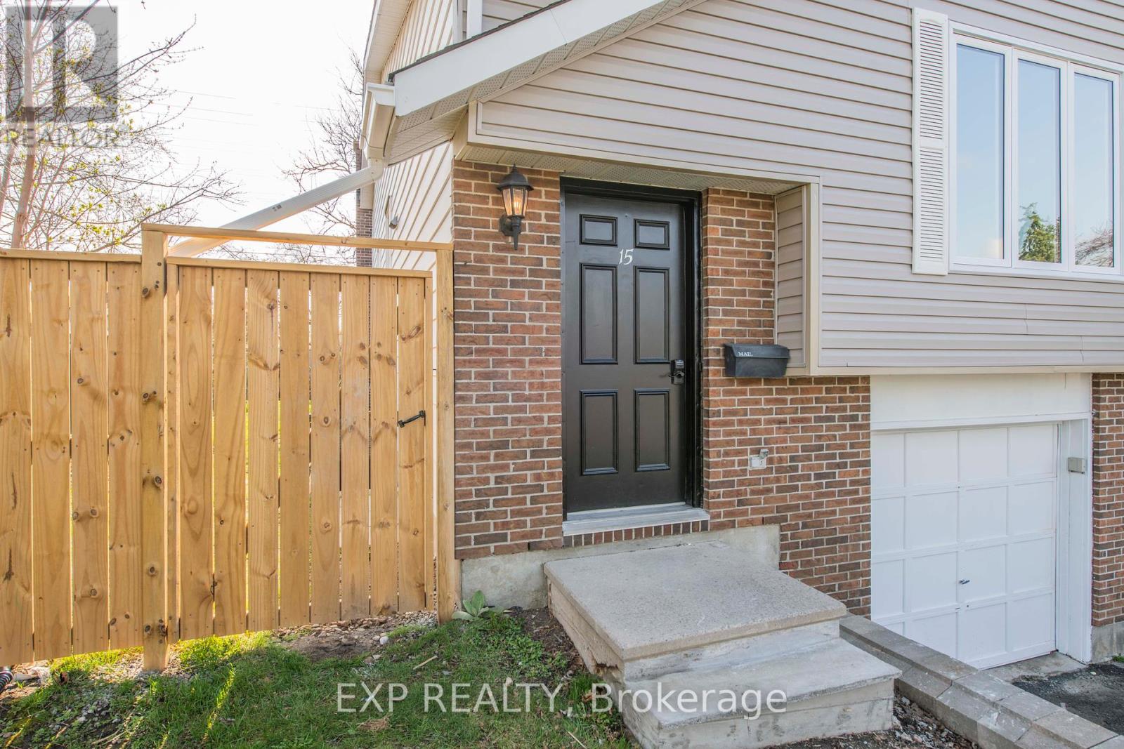 15 Kadeer Way
