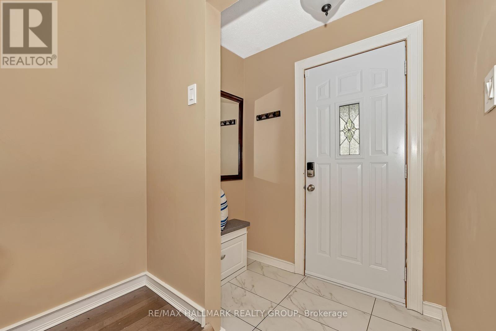16 Hawley Crescent