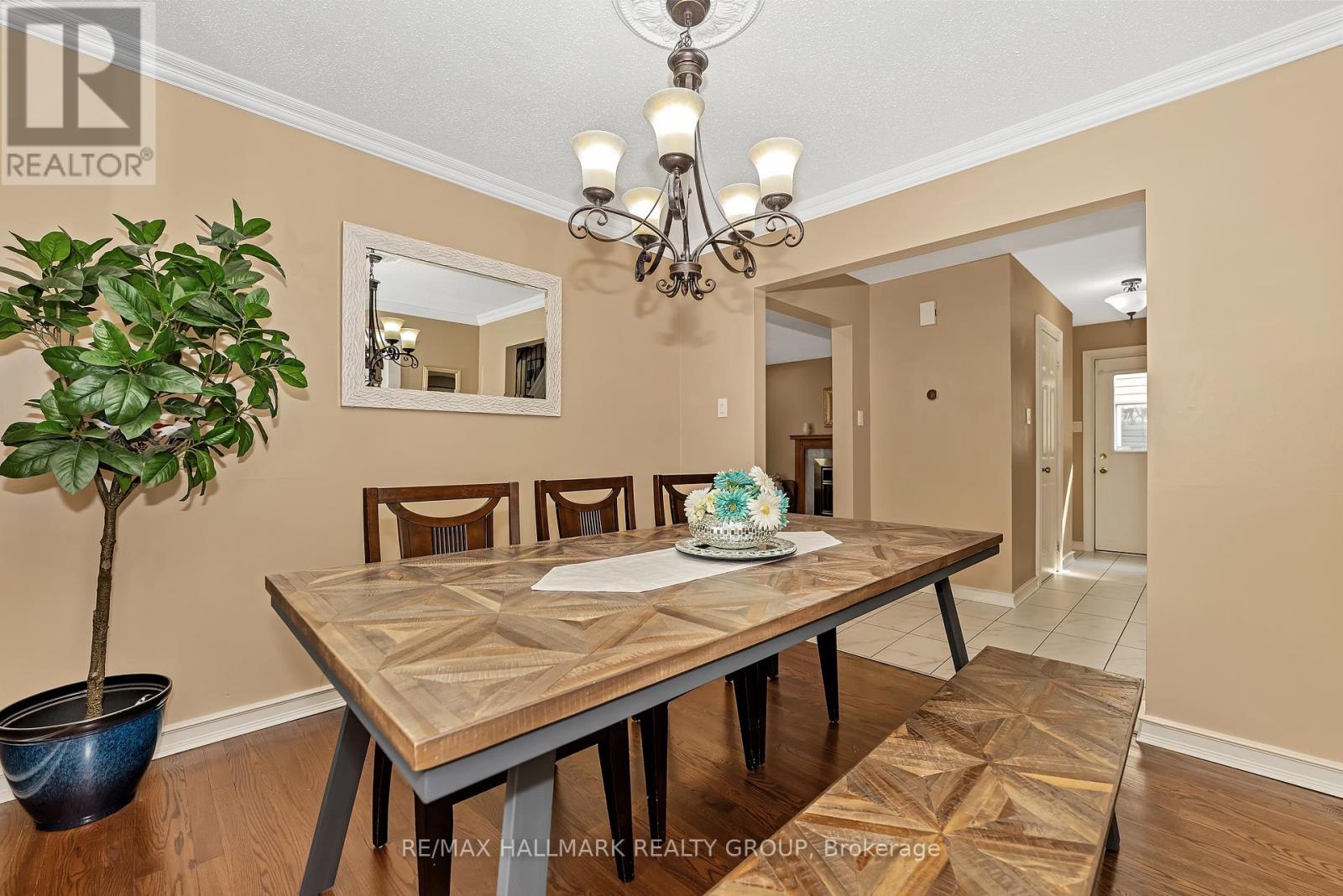 16 Hawley Crescent