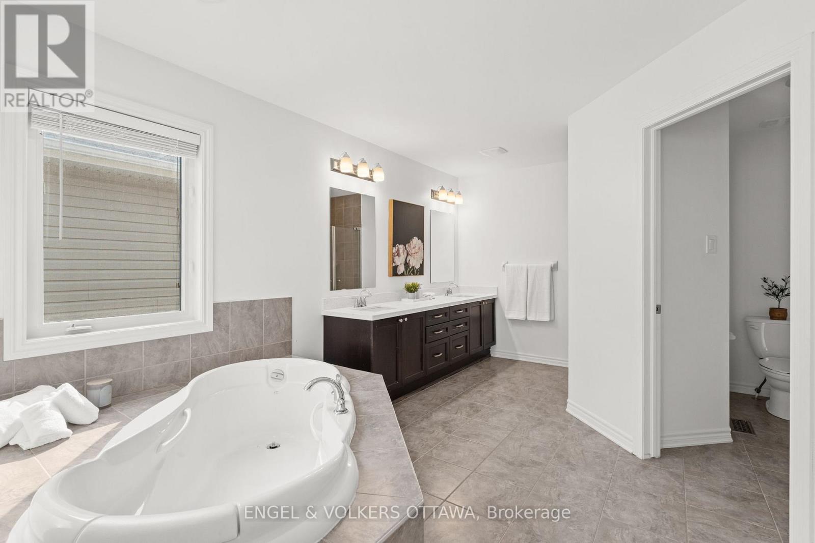 531 Bretby Crescent
