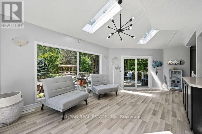 1144 Rideau Bend Crescent