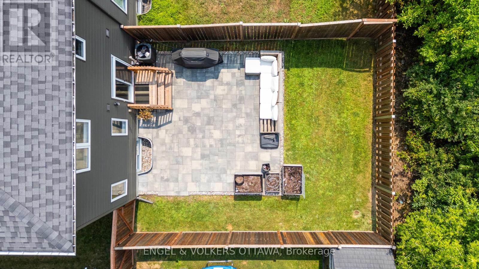 220 Geyser Place