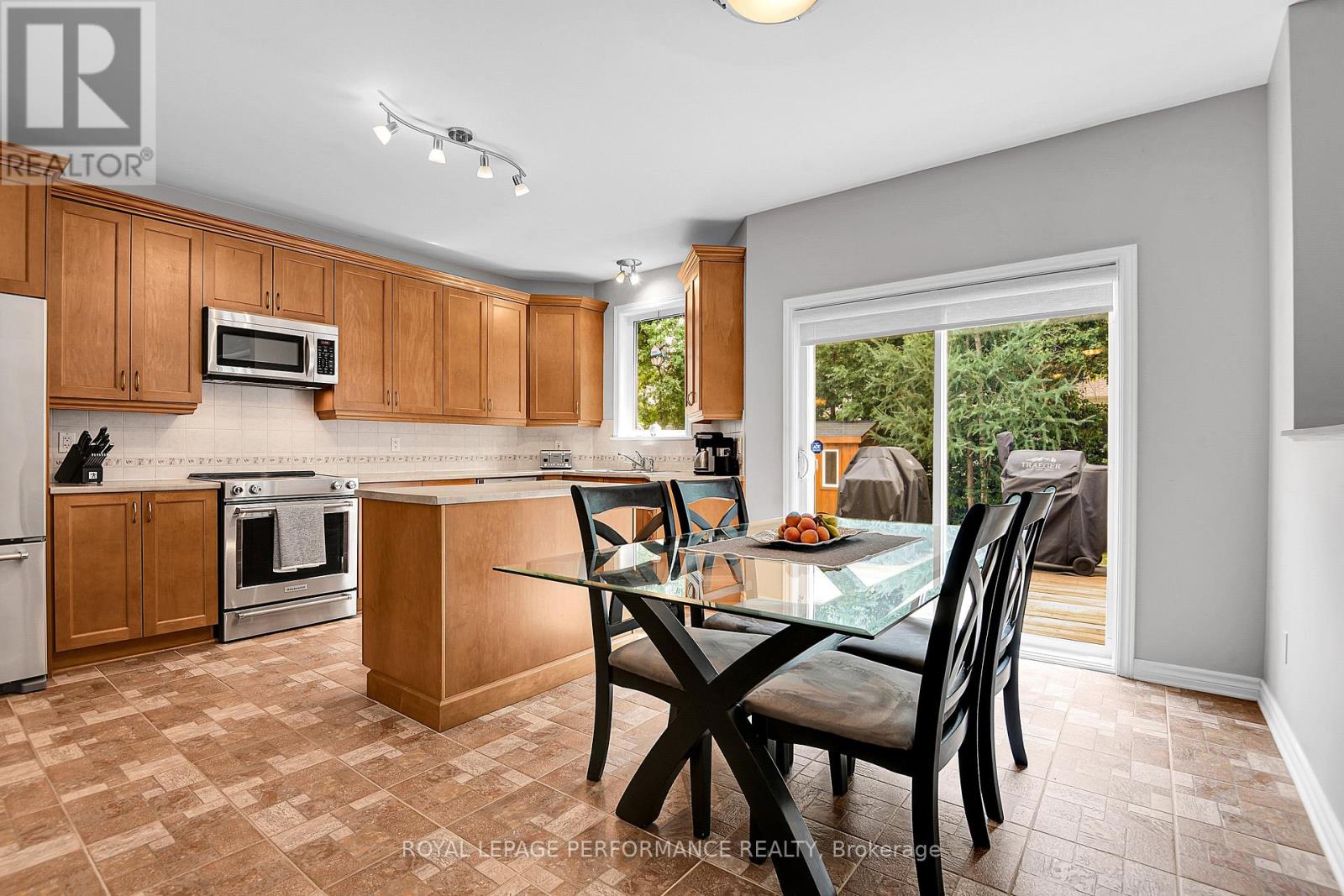 815 Long Point Circle