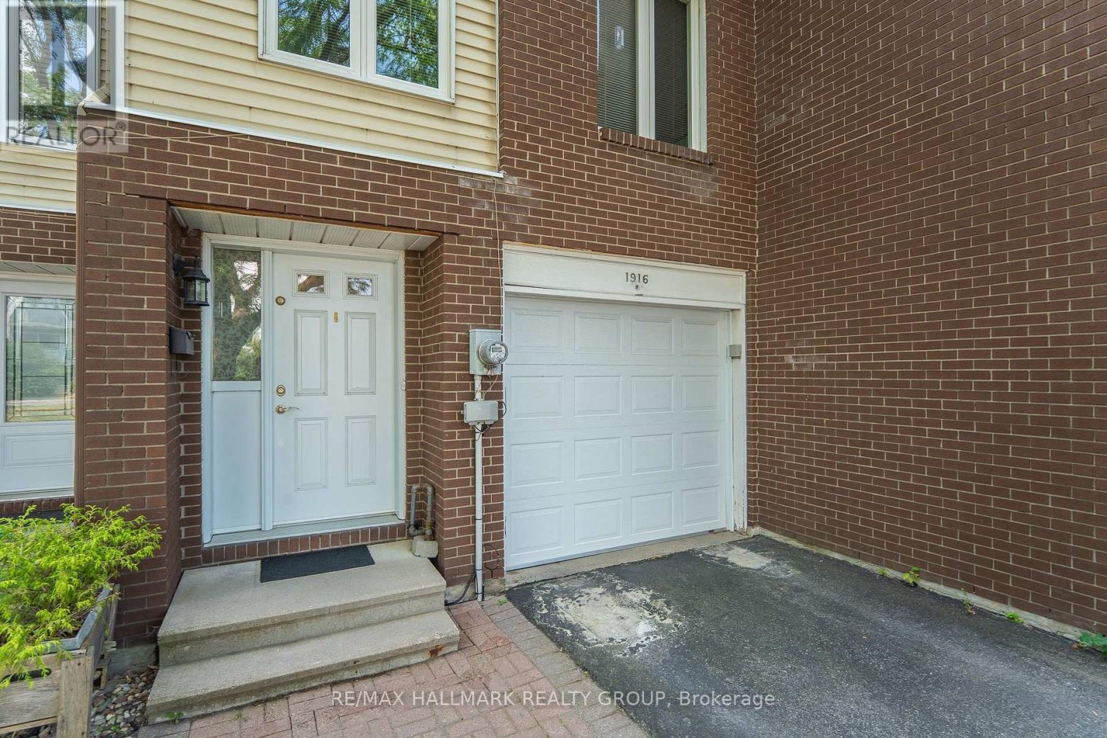 1916 Russell Road