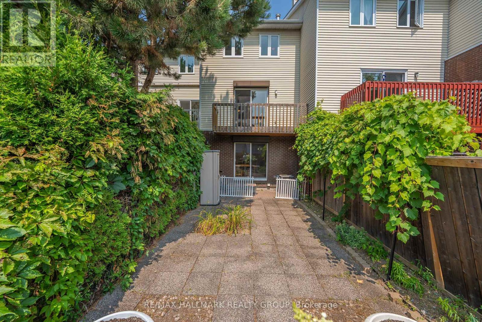 1916 Russell Road