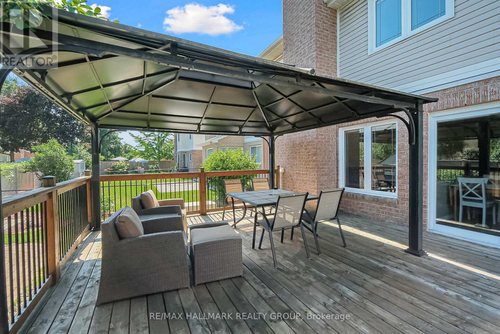 3034 Courtyard Crescent