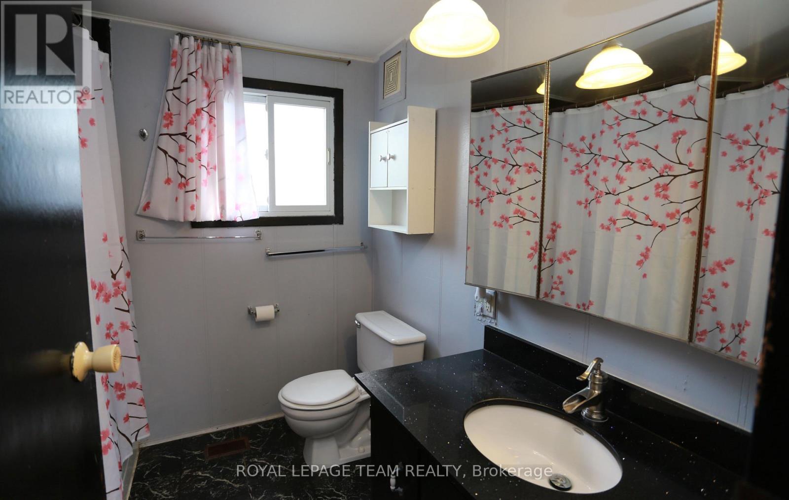 3 Fringewood Drive