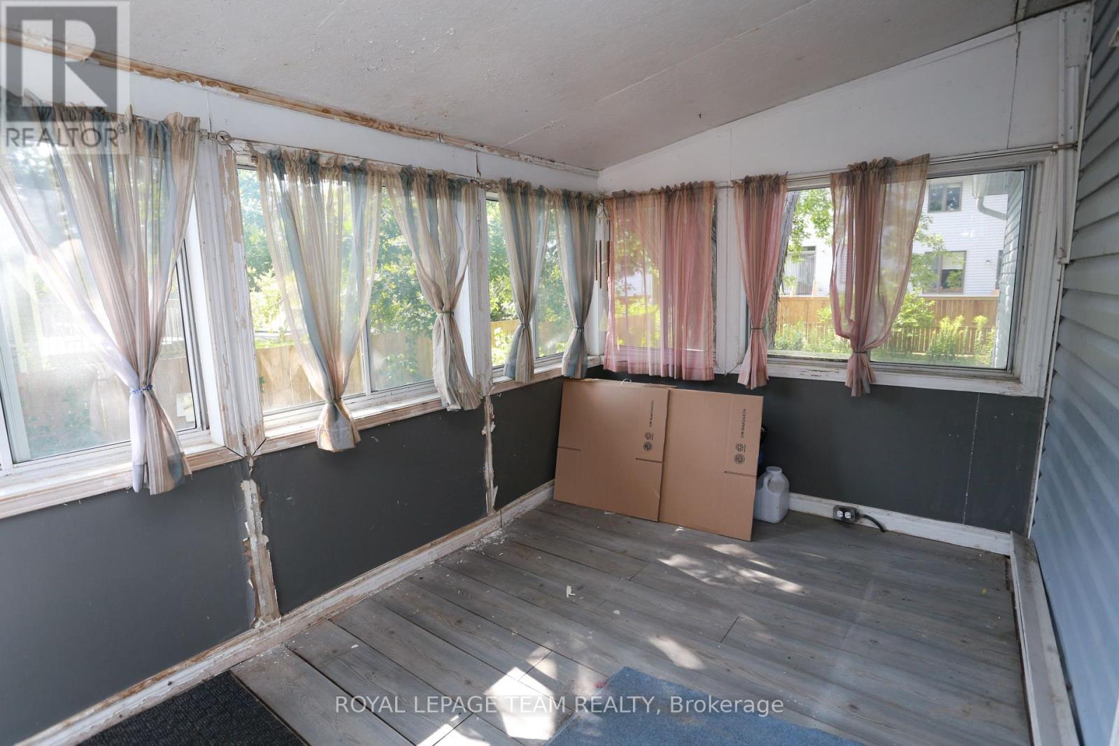 3 Fringewood Drive
