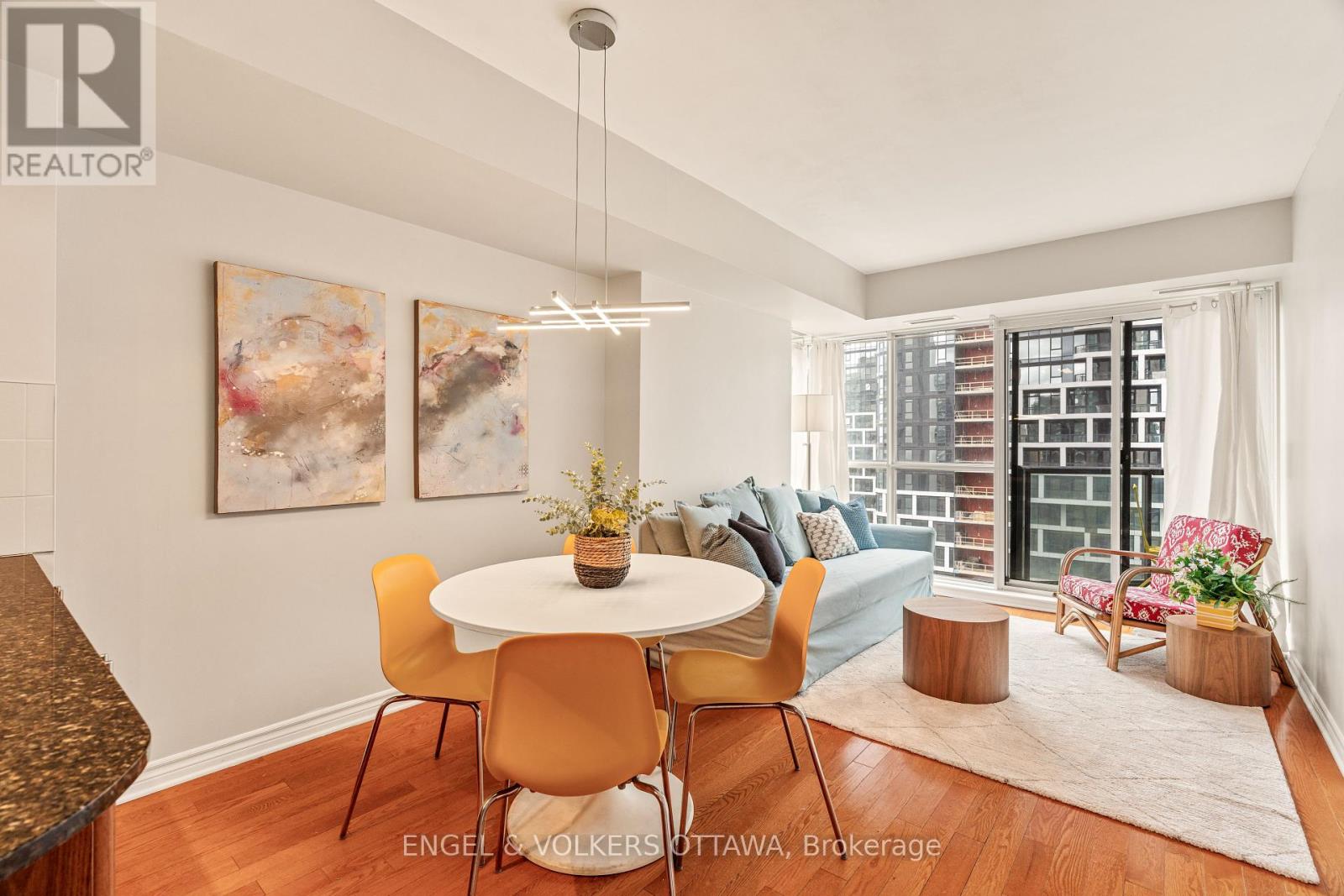 1403 - 445 Laurier Avenue W