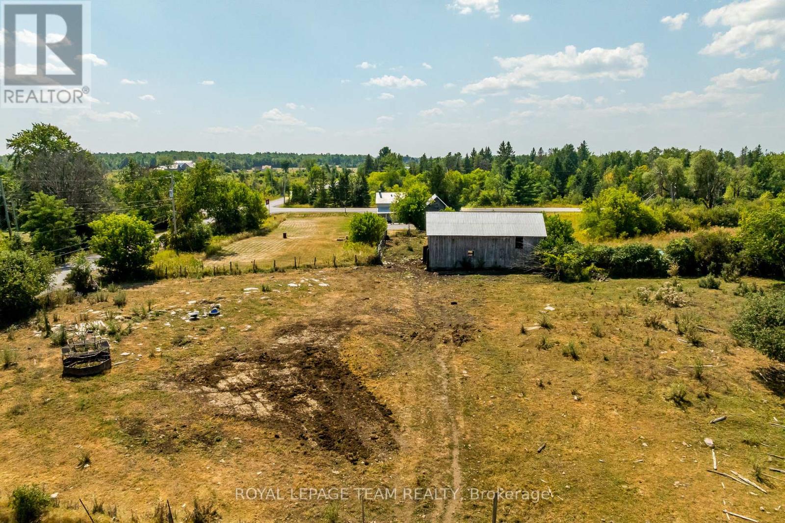 2106 Dunrobin Road