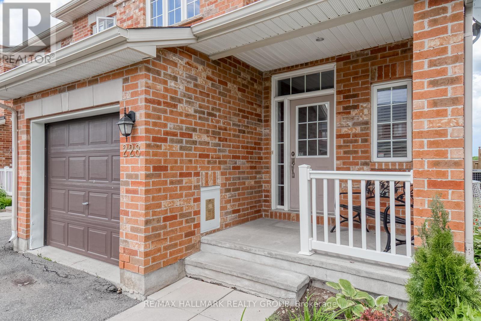 228 Eye Bright Crescent