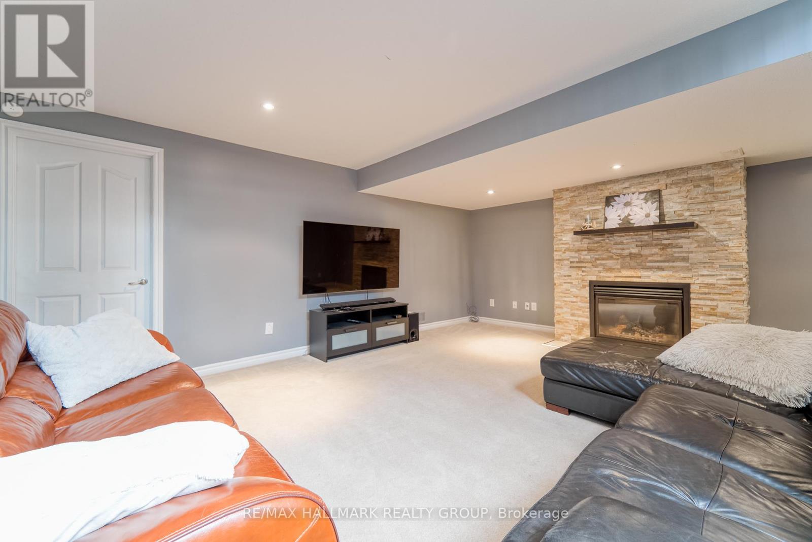 228 Eye Bright Crescent