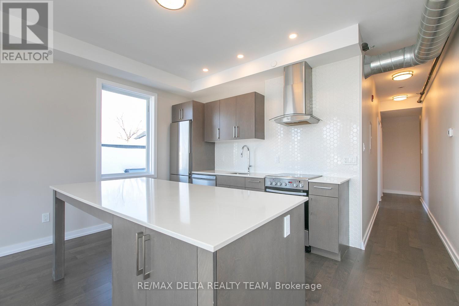 405 - 150 Greenfield Avenue