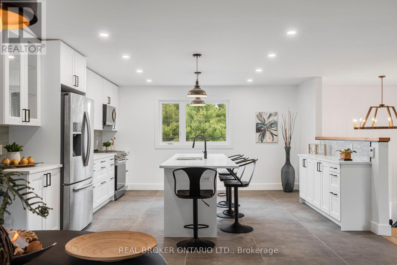 833 Beavertail Road