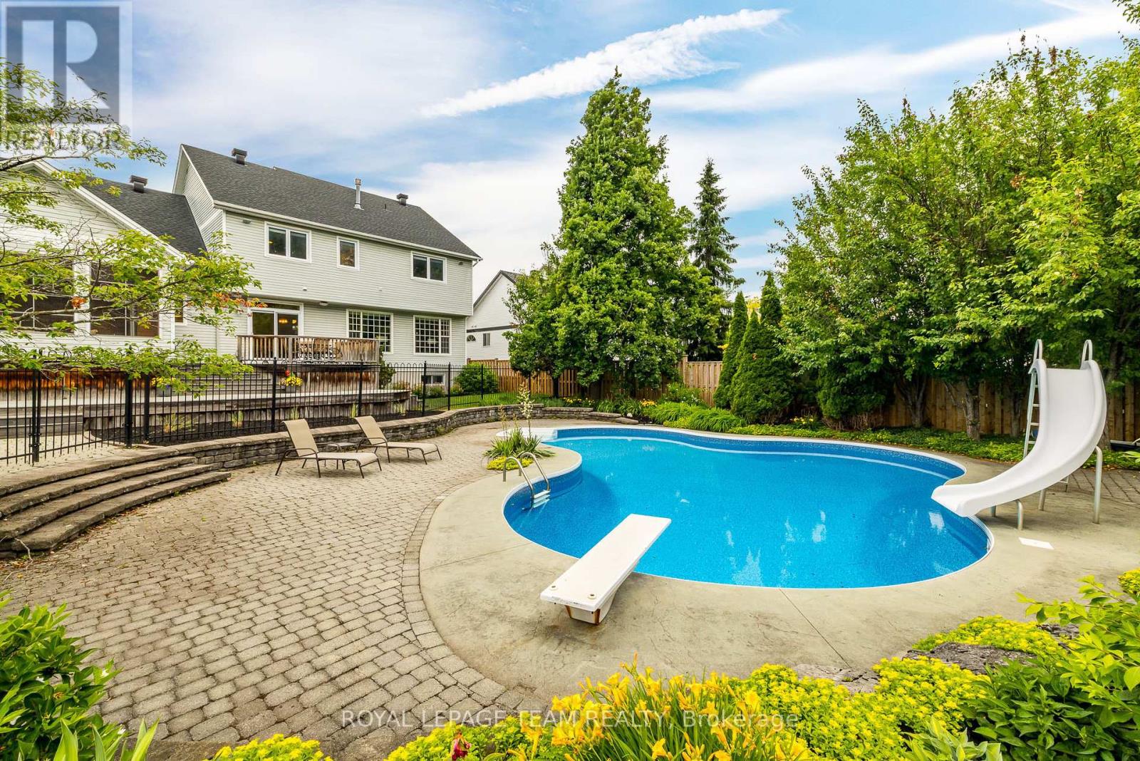 10 Beechgrove Gardens