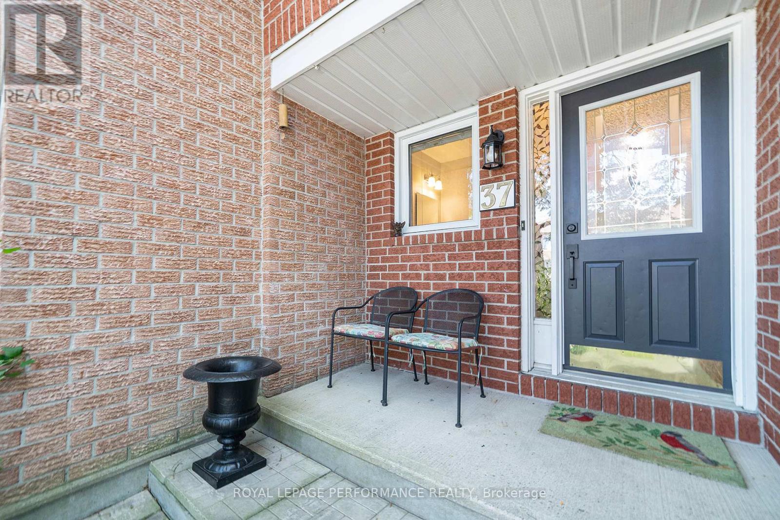 37 Willwood Crescent
