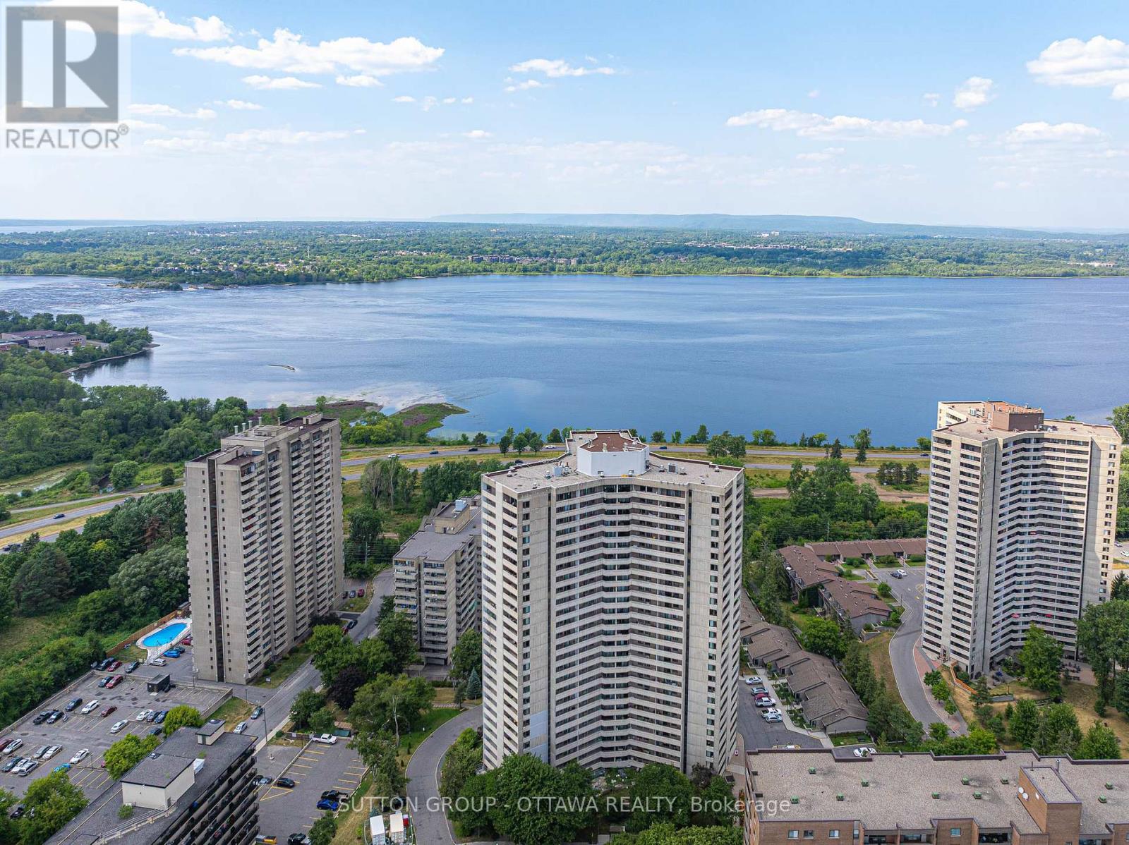 711 - 1171 Ambleside Drive