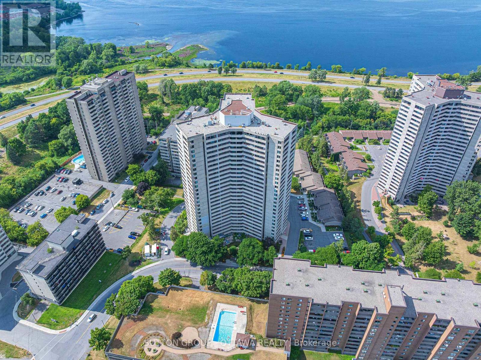 711 - 1171 Ambleside Drive