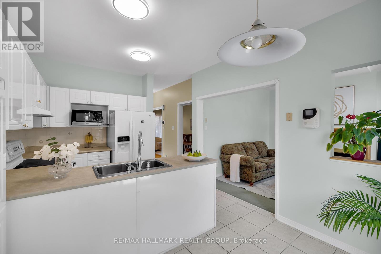 1087 Rocky Harbour Crescent