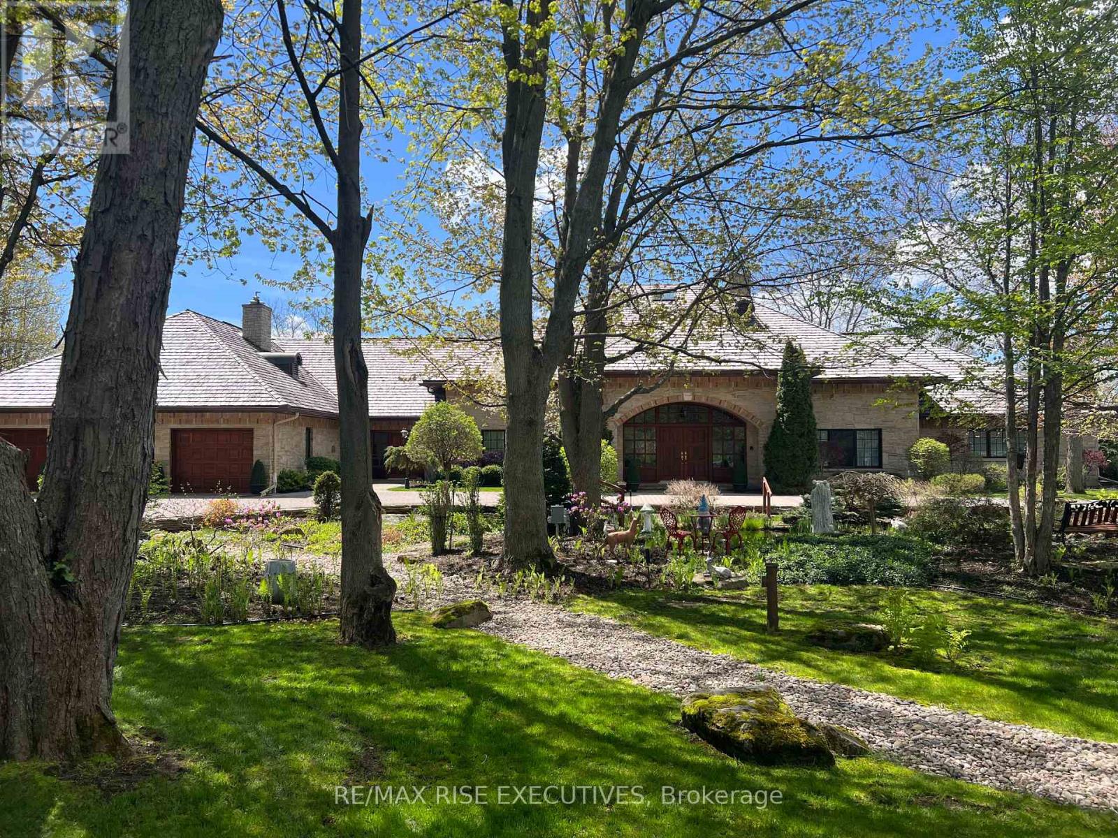 16024 Lakeside Drive