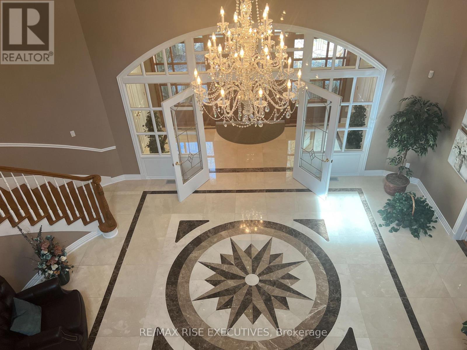 16024 Lakeside Drive