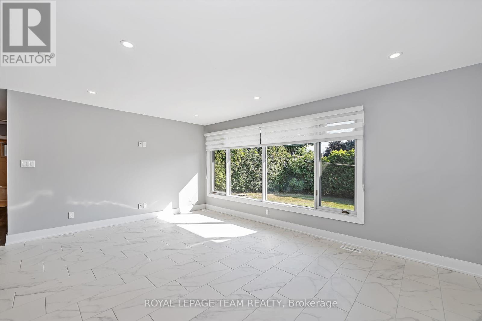 12 Largo Crescent