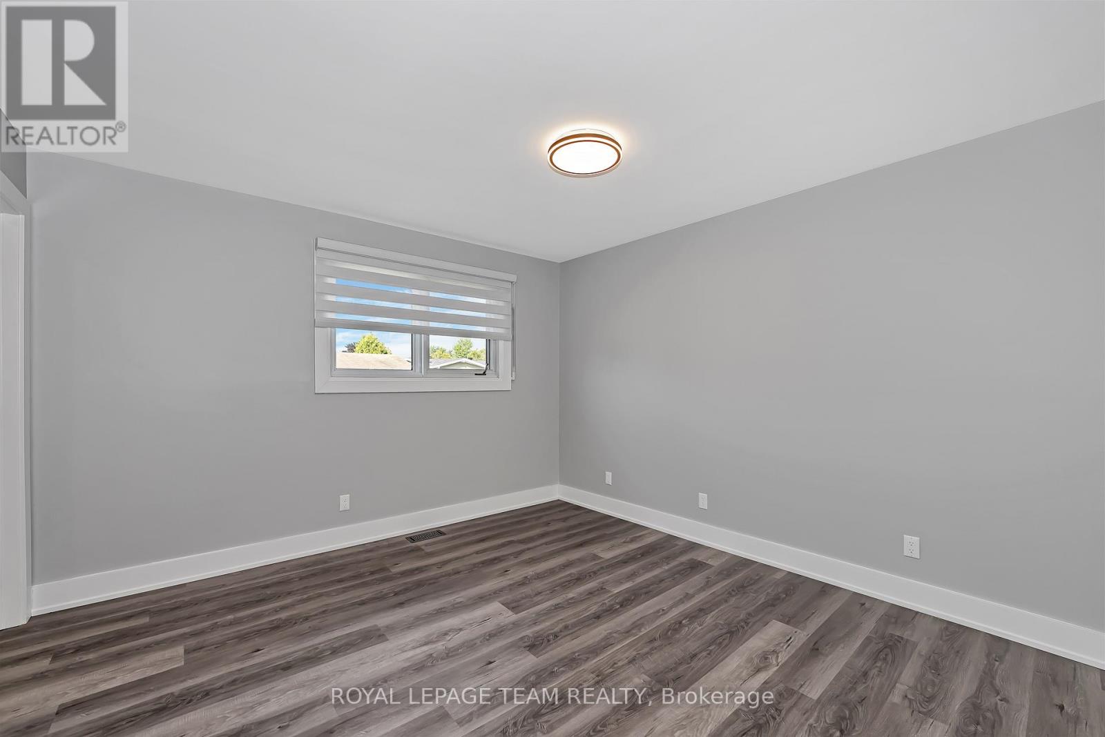 12 Largo Crescent
