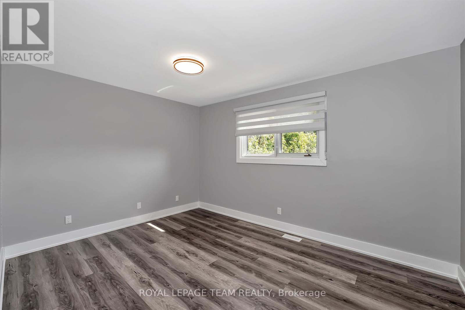 12 Largo Crescent