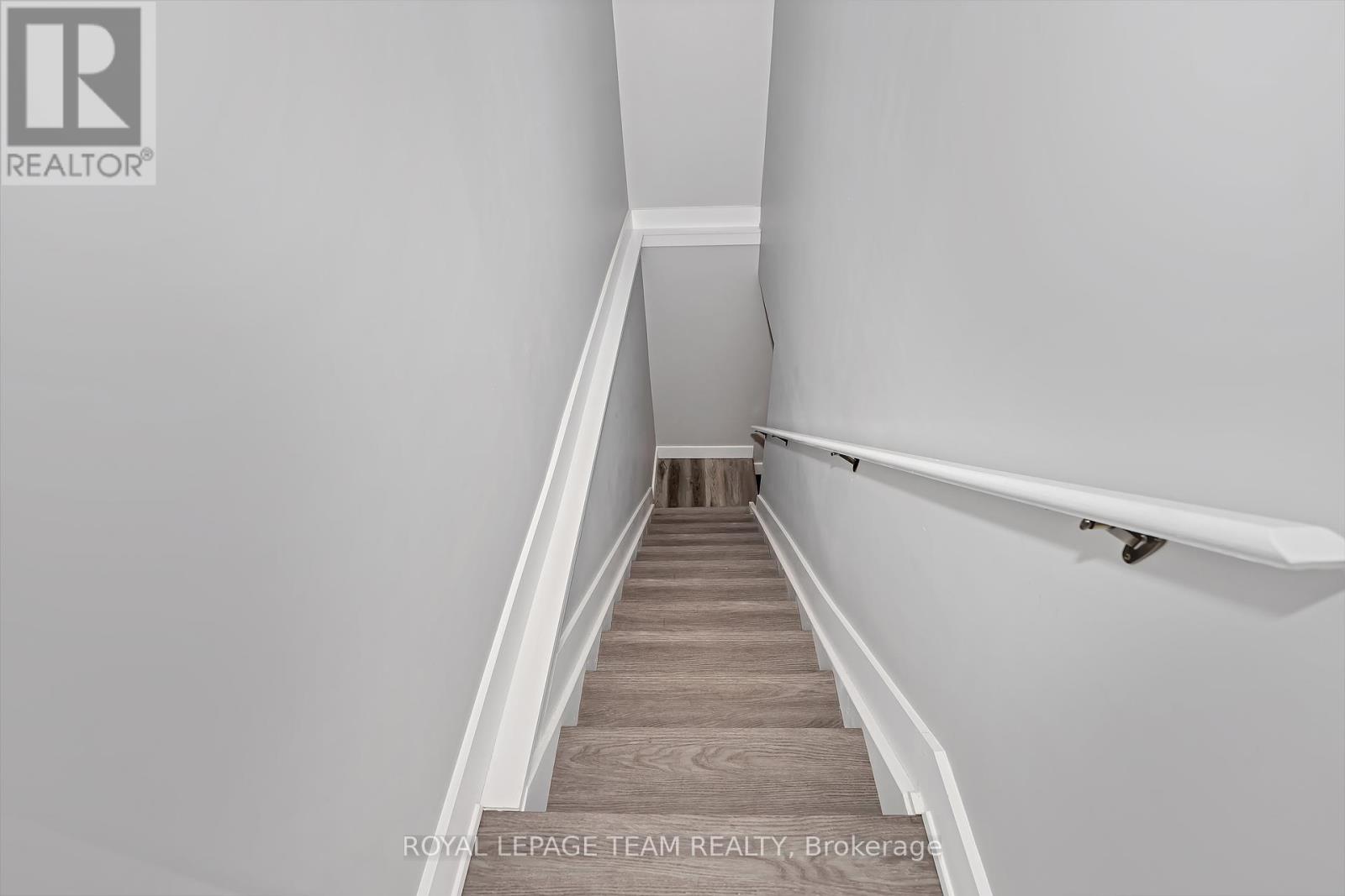 12 Largo Crescent