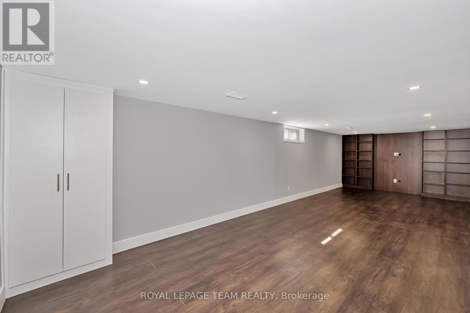 12 Largo Crescent
