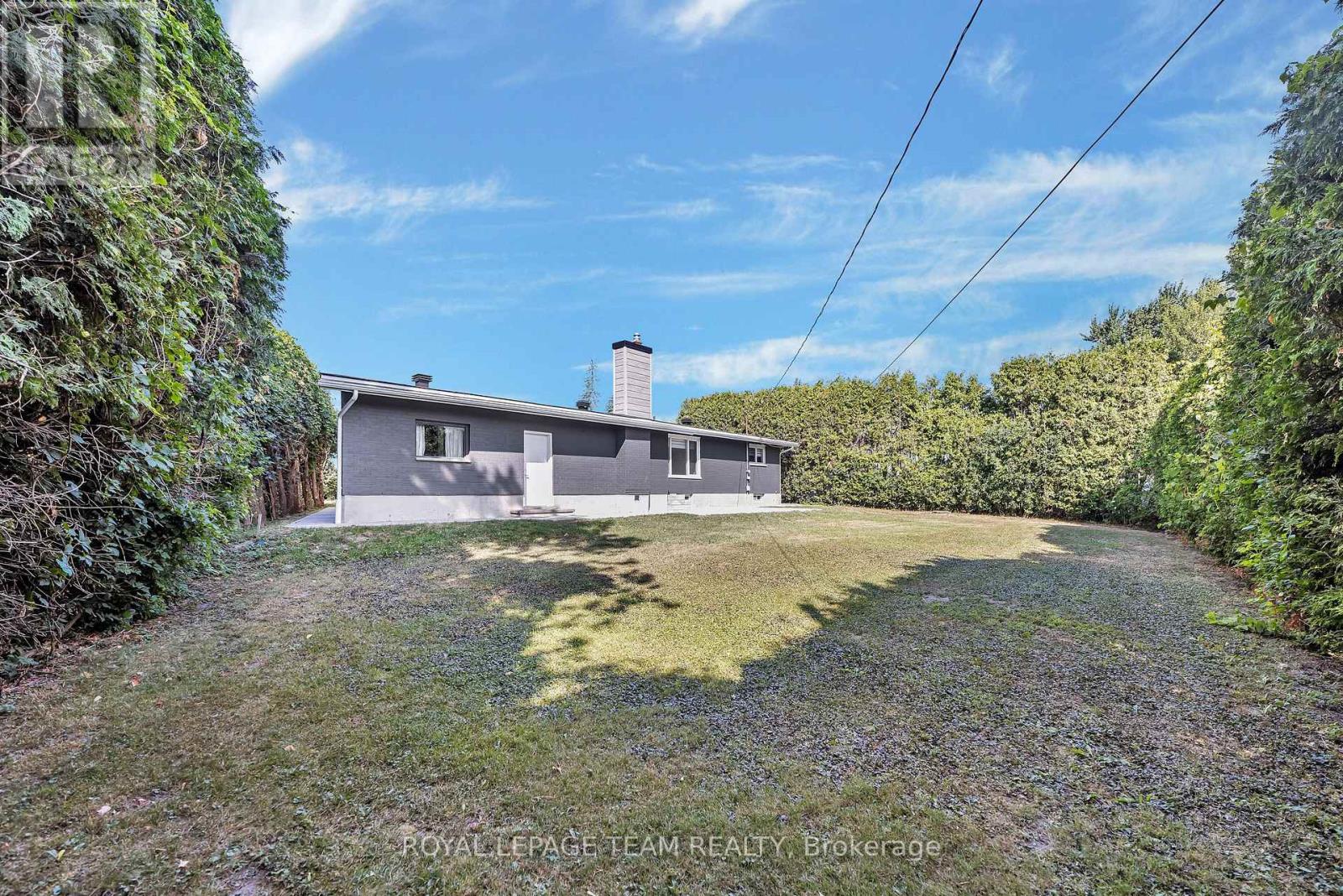 12 Largo Crescent