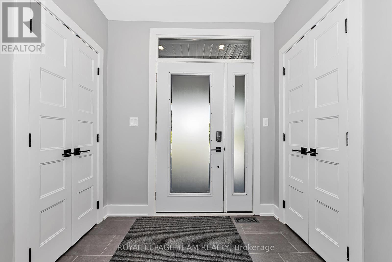 12 Largo Crescent