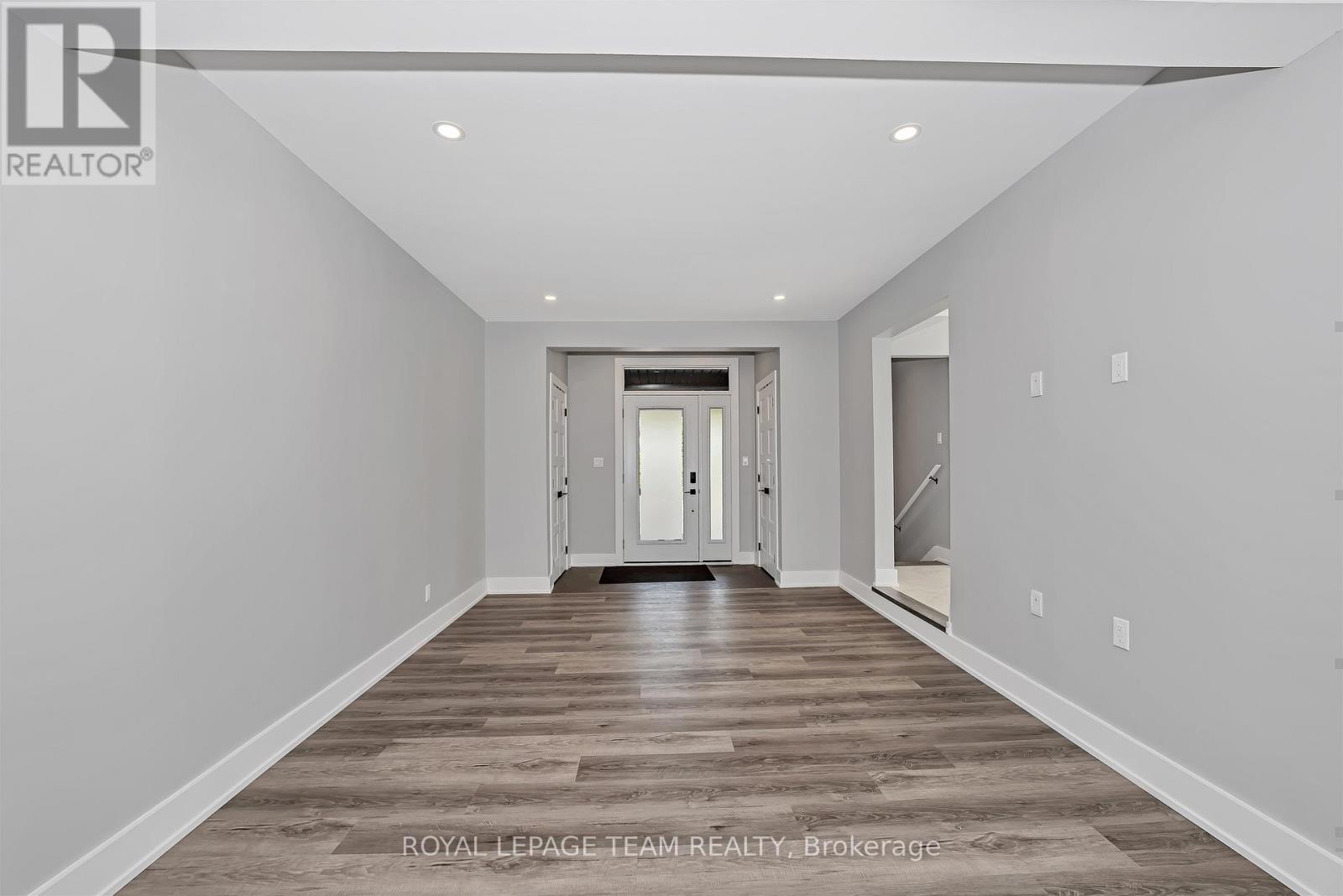 12 Largo Crescent